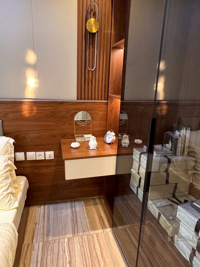 ACCEUIL room angle 2